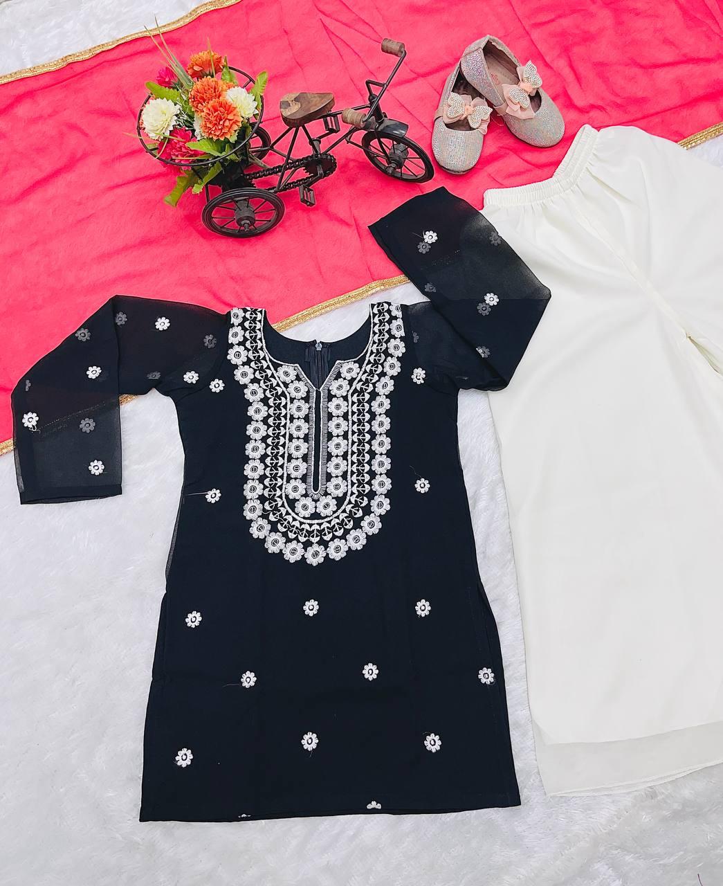 New Designer Sarara Set-Contrast